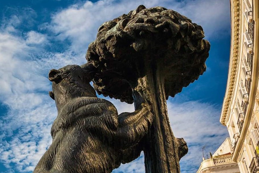 Madridi maci szobor a Puerta del Sol téren