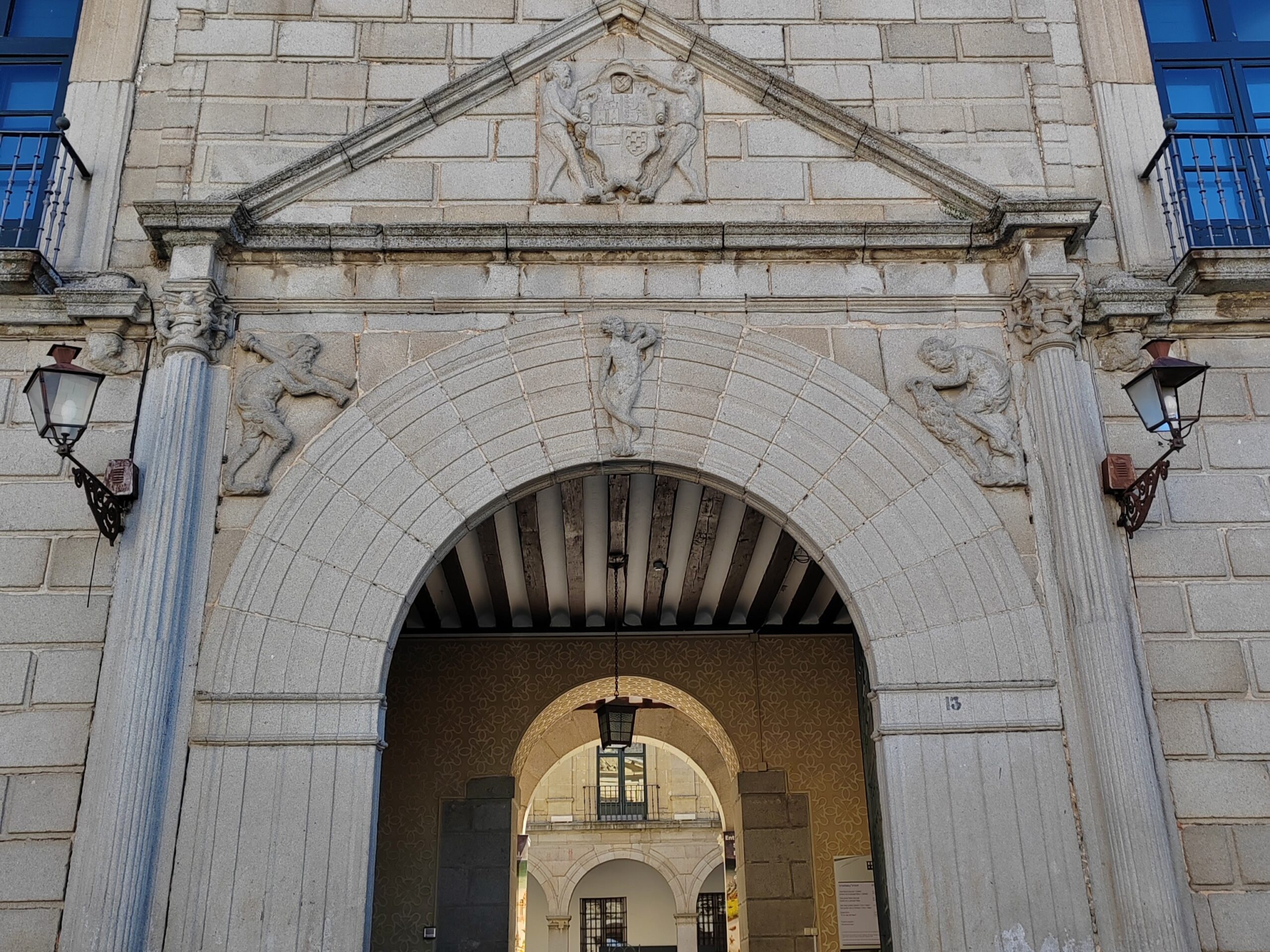Segovia Püspöki Palota bejárata