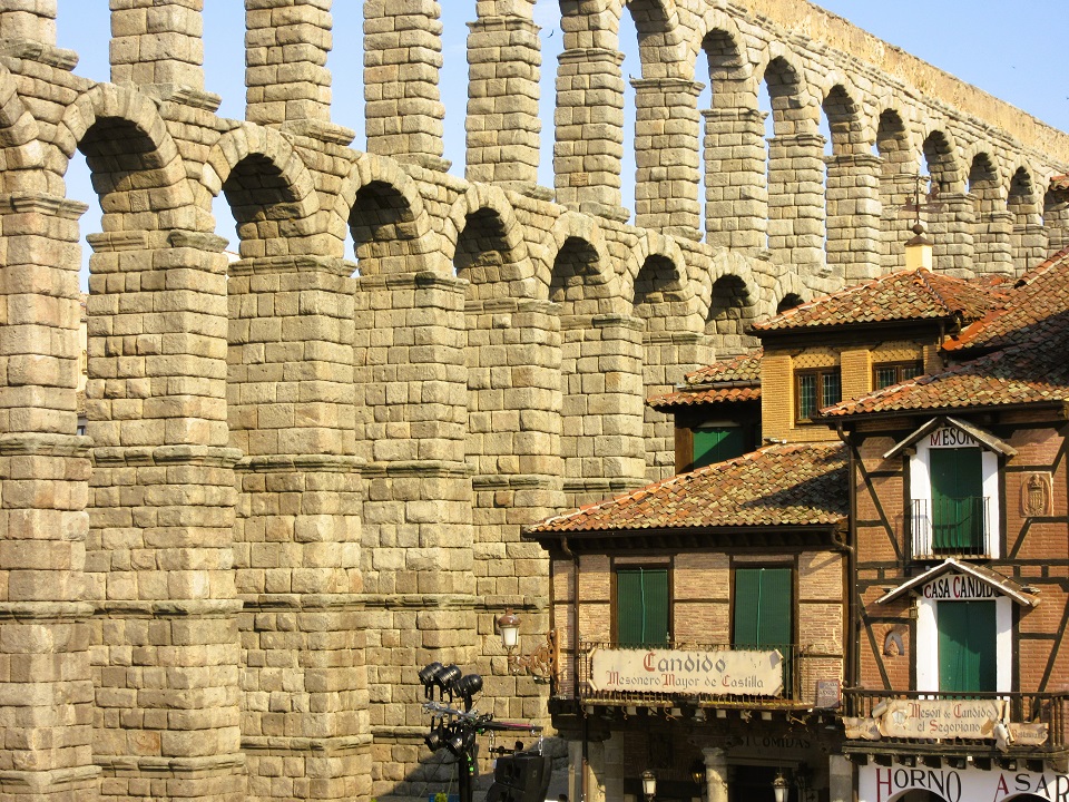 Segovia látnivalók: TOP 10 + 5 szuper tipp