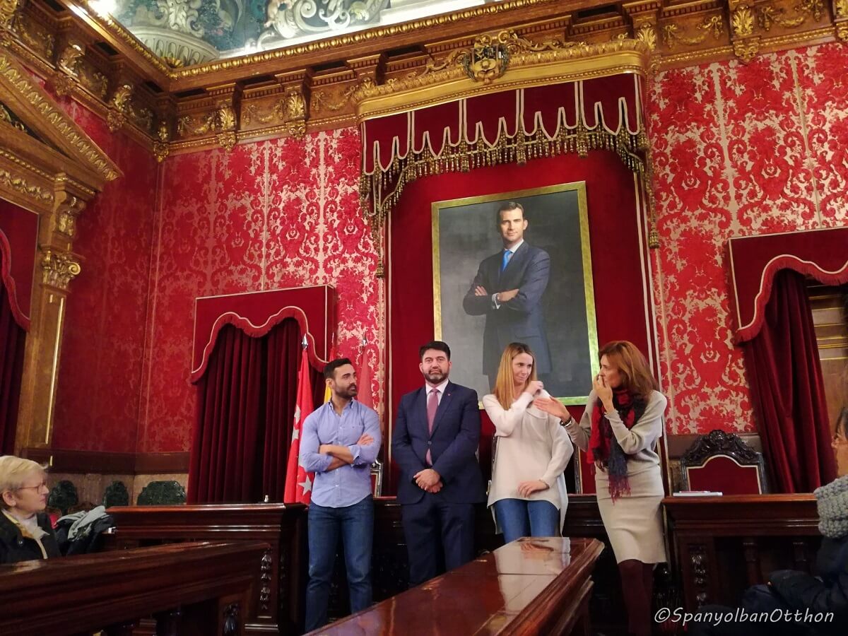 A madridi városi tanács tagjai, akik fogadtak minket, és bátran lehetett tőlük kérdezni