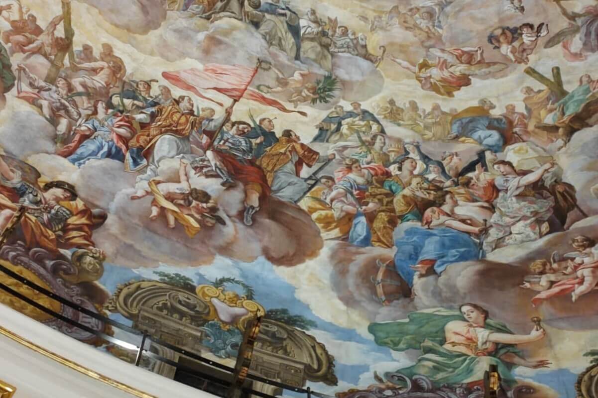 A valenciai Szűzanya-bazilika monumentális kupolafreskója, Antonio Palomino alkotása. Valenciai látnivalók és barokk művészet.