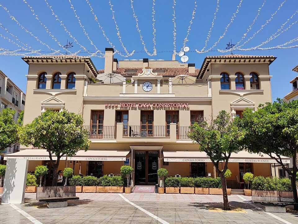 Fuengirola Hotel Casa Consistorial patinás épülete