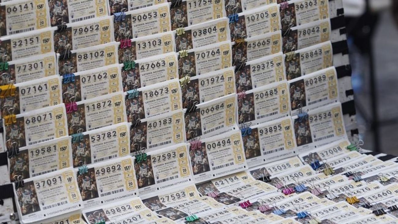 Lottószelvények Spanyolországban, rajta számok., és képek
